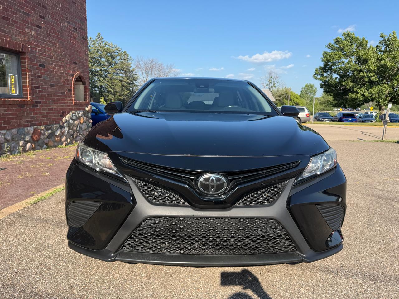 Toyota Camry SE 2019