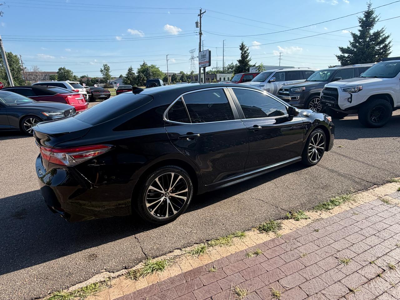 Toyota Camry SE 2019