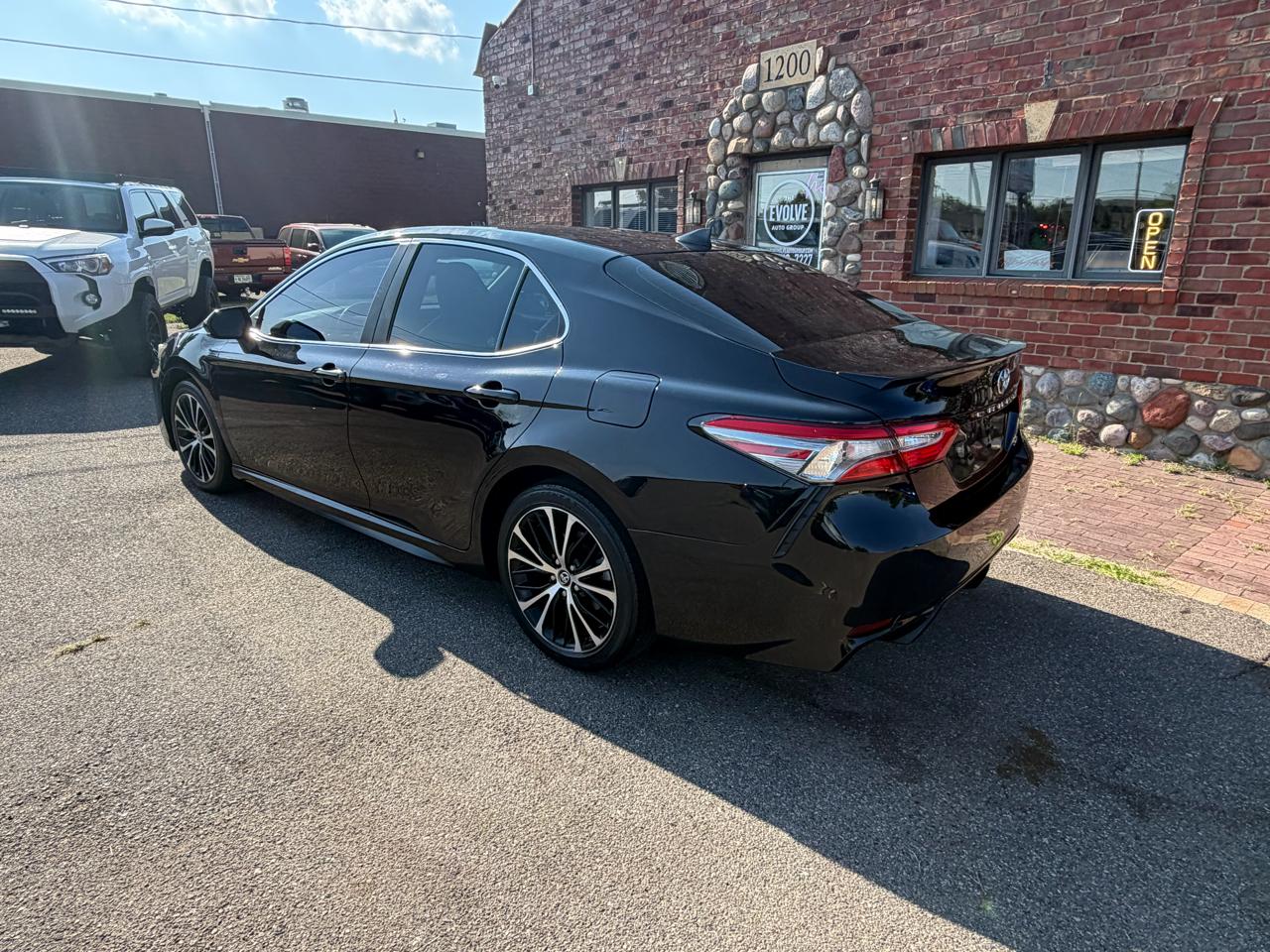 Toyota Camry SE 2019