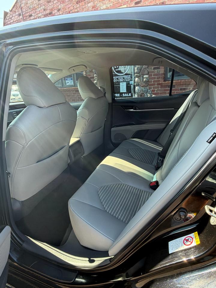 Toyota Camry SE 2019