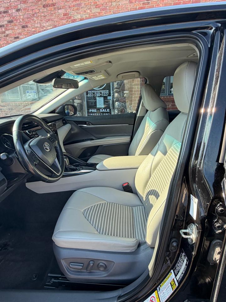 Toyota Camry SE 2019