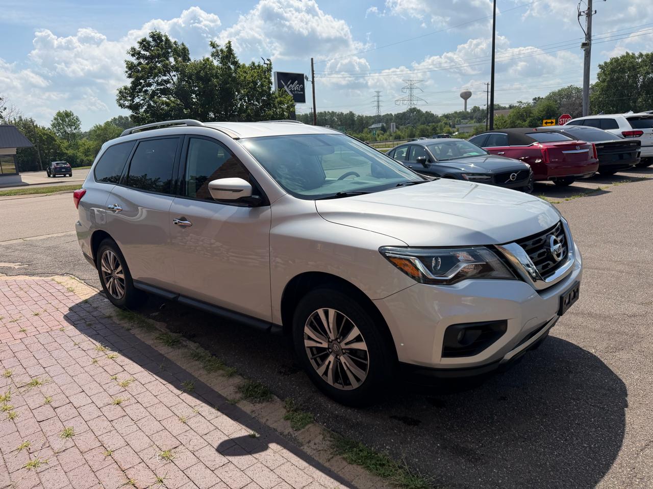 Nissan Pathfinder SV 4WD 2018