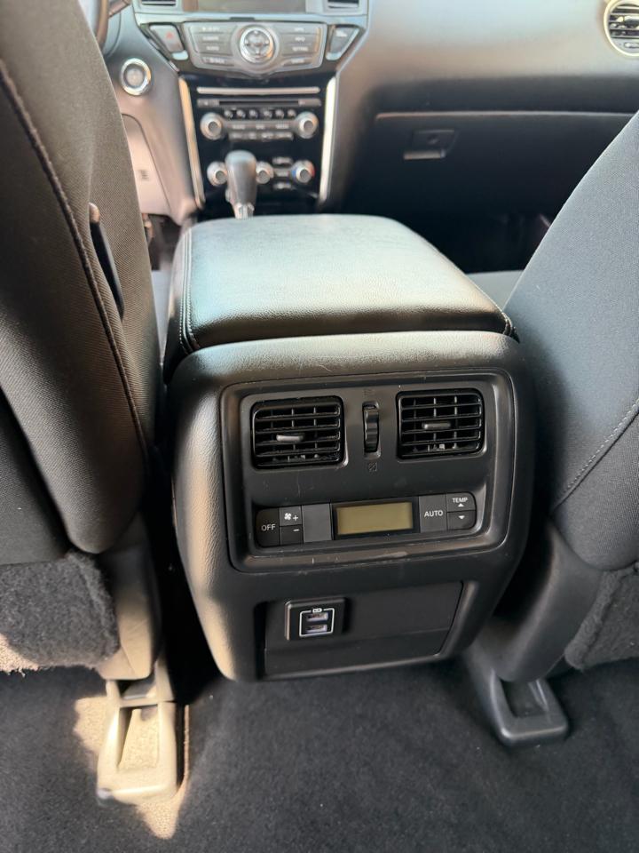 Nissan Pathfinder SV 4WD 2018
