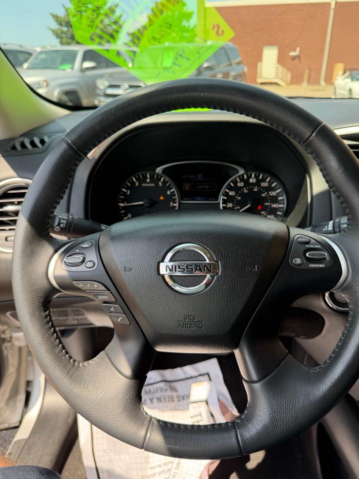 Nissan Pathfinder SV 4WD 2018