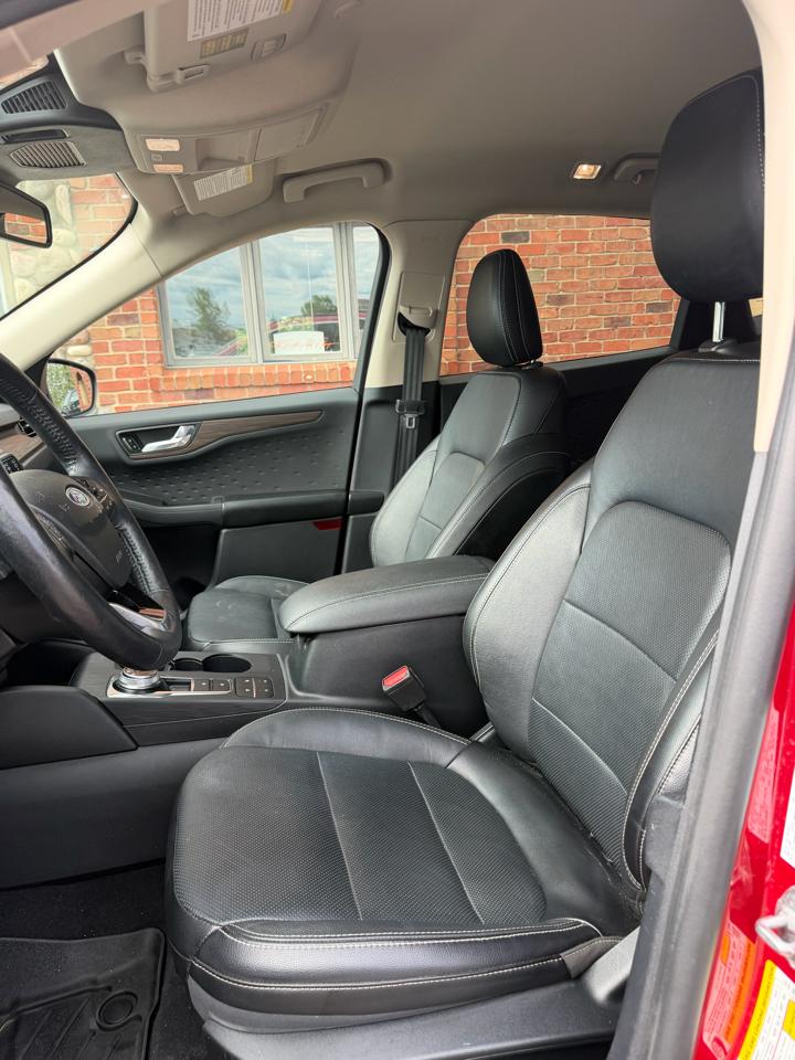 Ford Escape Titanium 4WD 2020