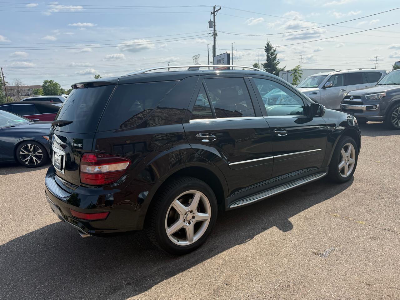 Mercedes-Benz M-Class ML550 2010