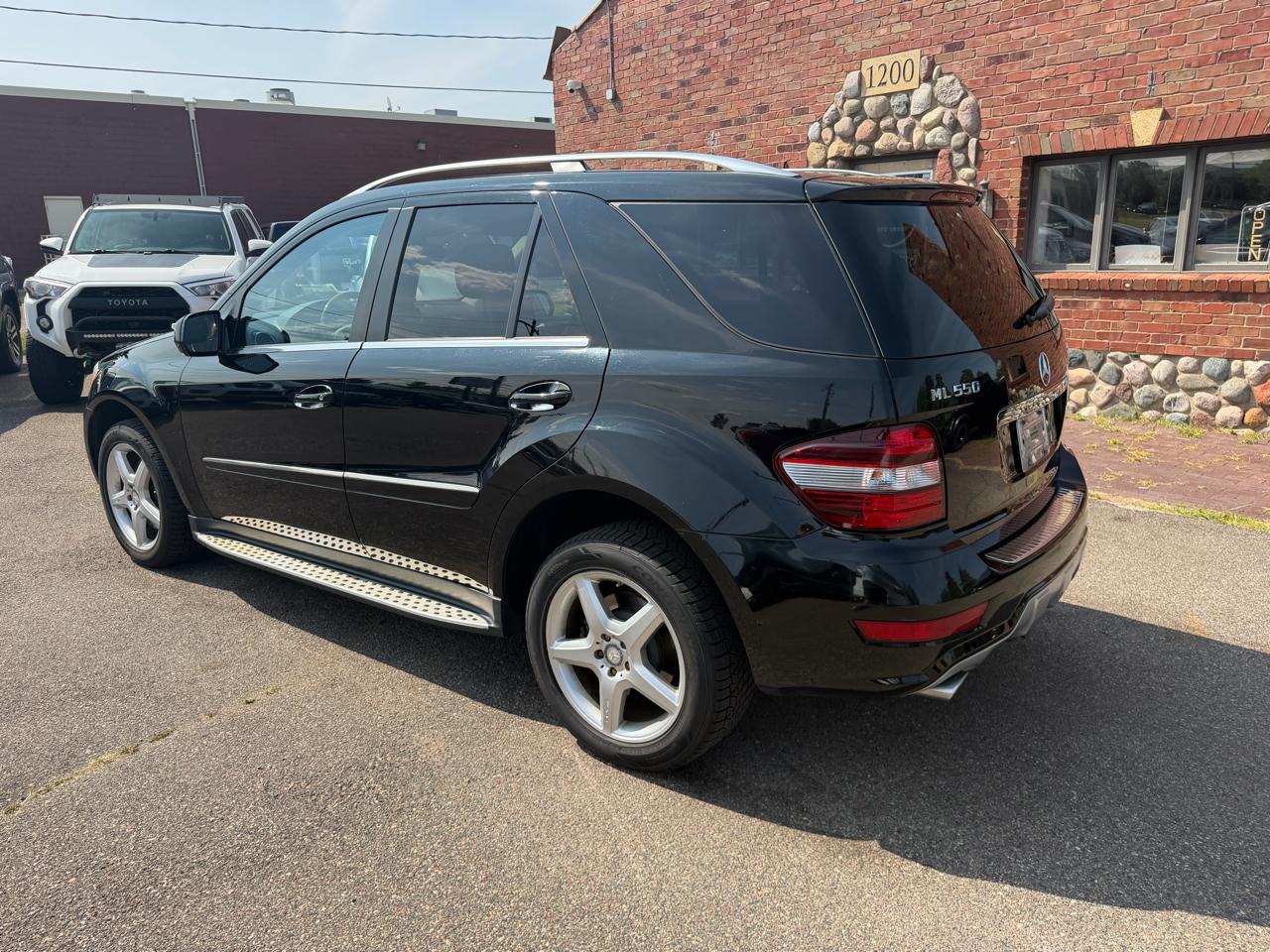 Mercedes-Benz M-Class ML550 2010