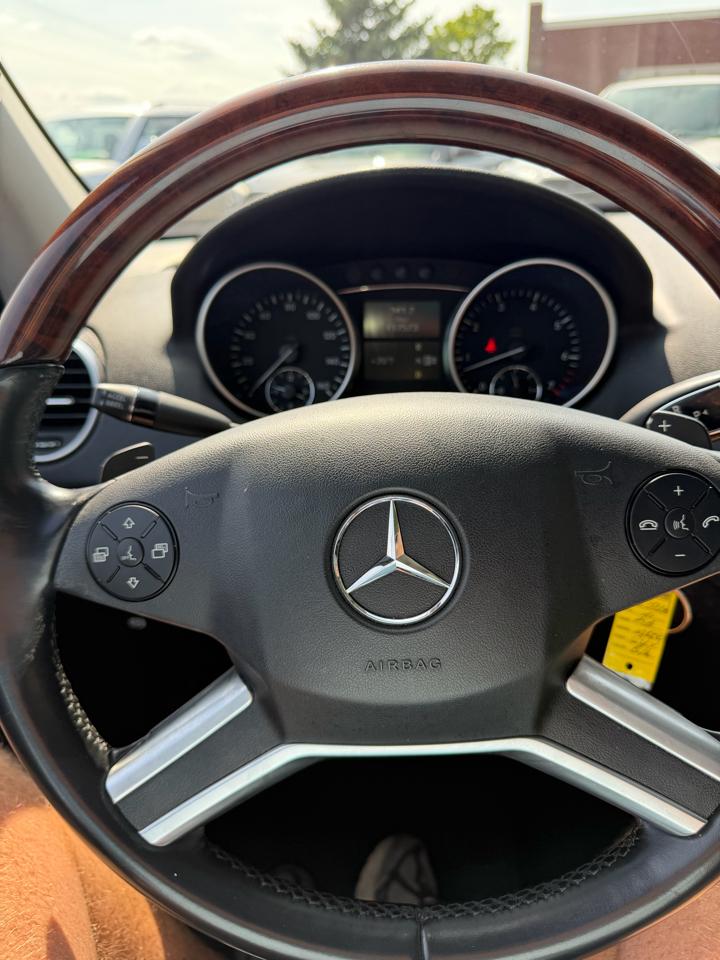 Mercedes-Benz M-Class ML550 2010