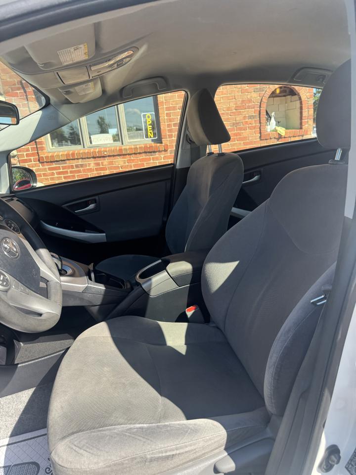 Toyota Prius 5dr HB Four (Natl) 2014