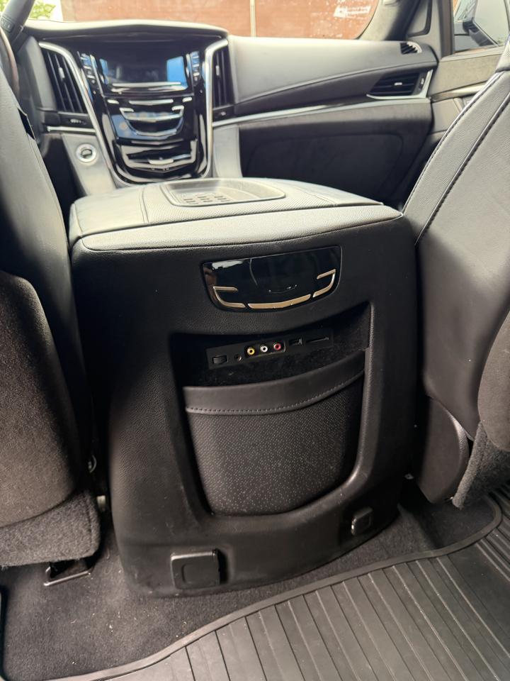 Cadillac Escalade 4WD 4dr Platinum 2016