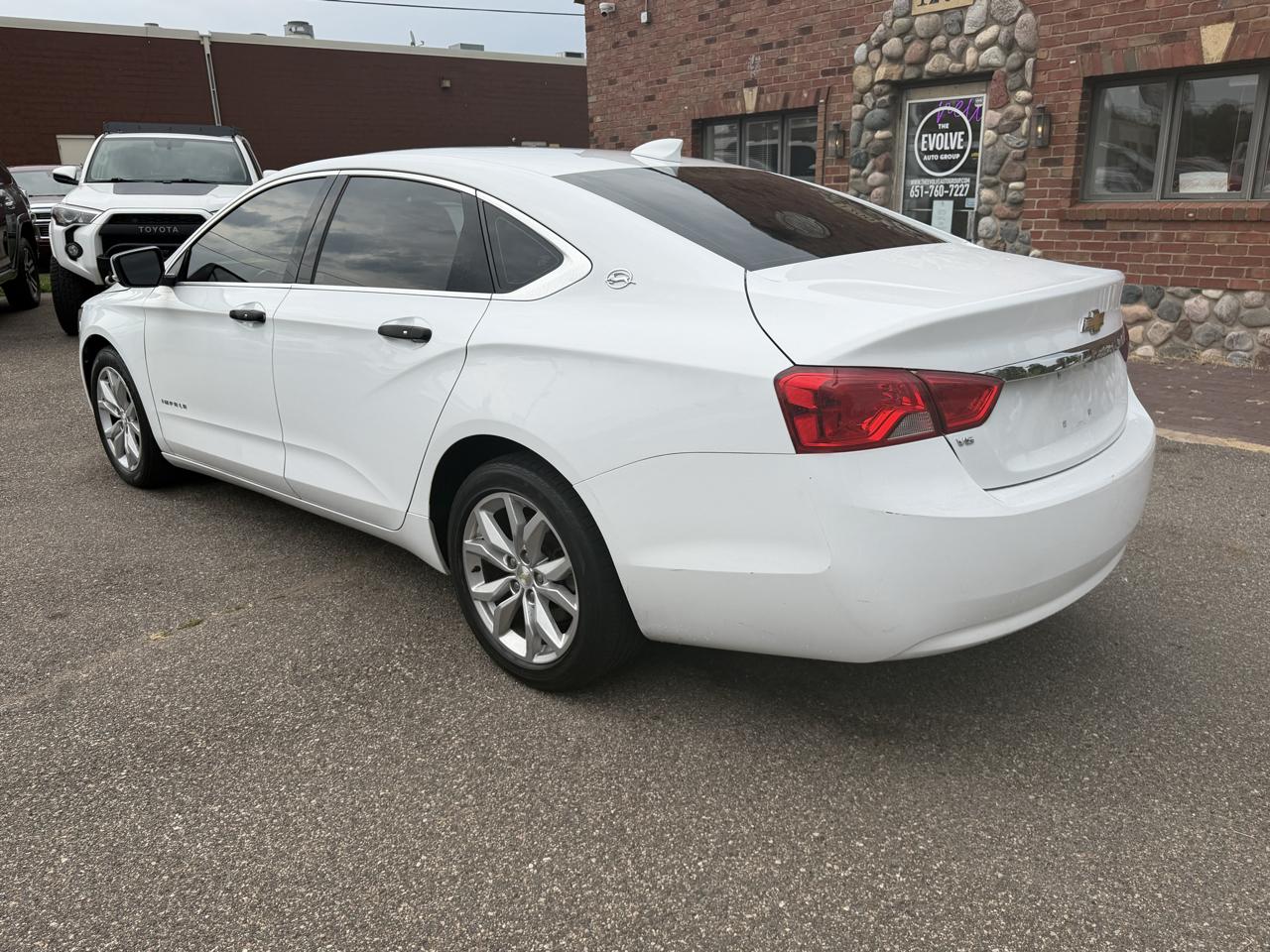Chevrolet Impala 4dr Sdn LT w/1LT 2018