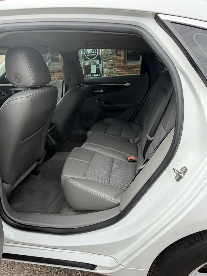 Chevrolet Impala 4dr Sdn LT w/1LT 2018