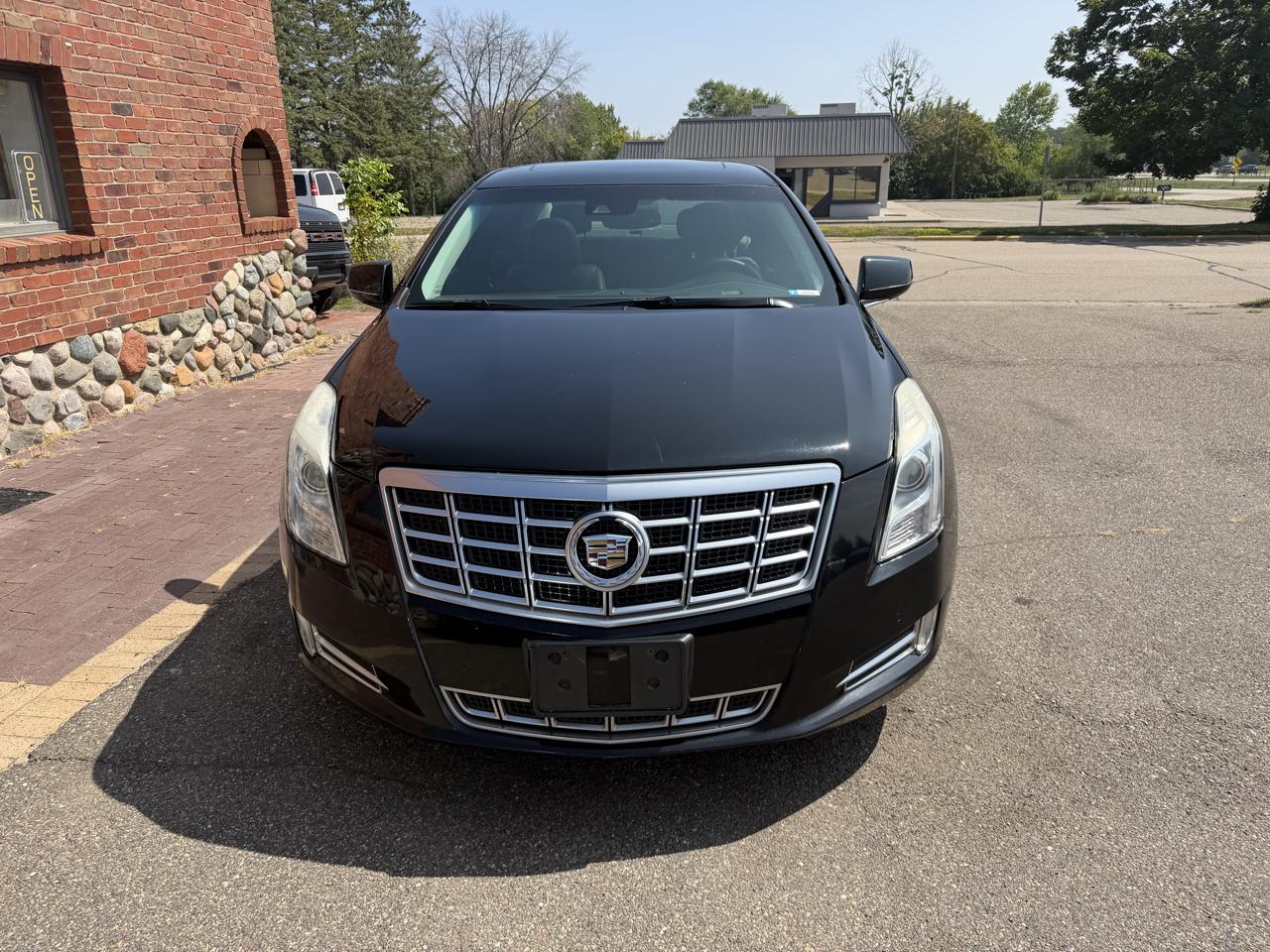 Cadillac XTS 4dr Sdn Luxury AWD 2013
