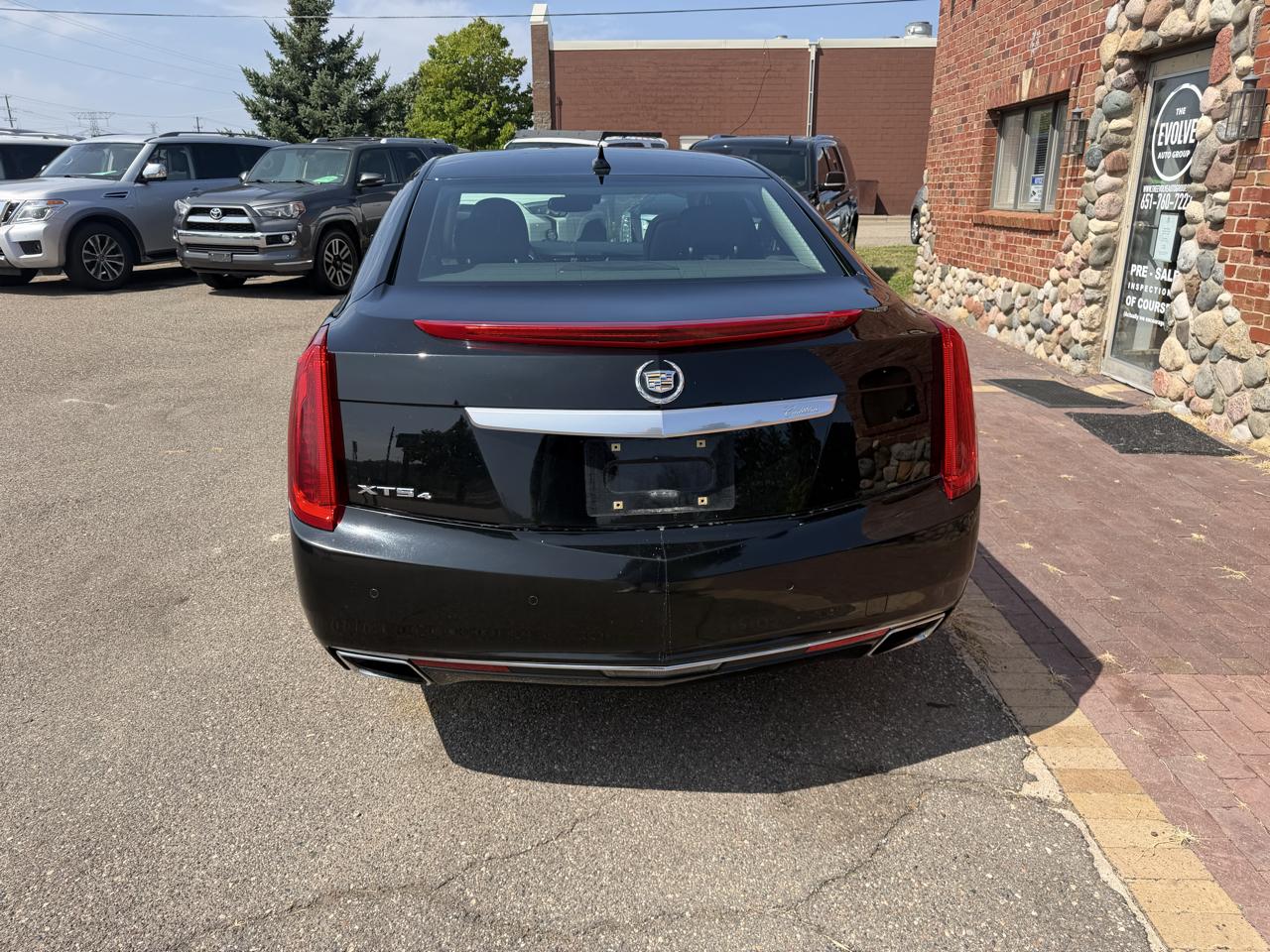 Cadillac XTS 4dr Sdn Luxury AWD 2013