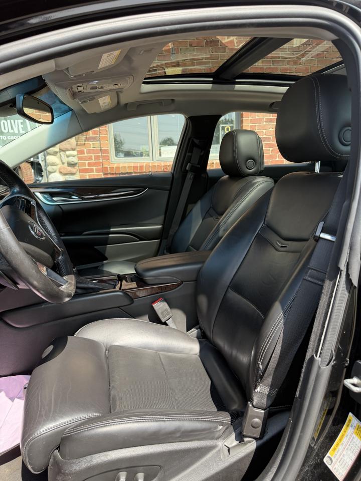 Cadillac XTS 4dr Sdn Luxury AWD 2013