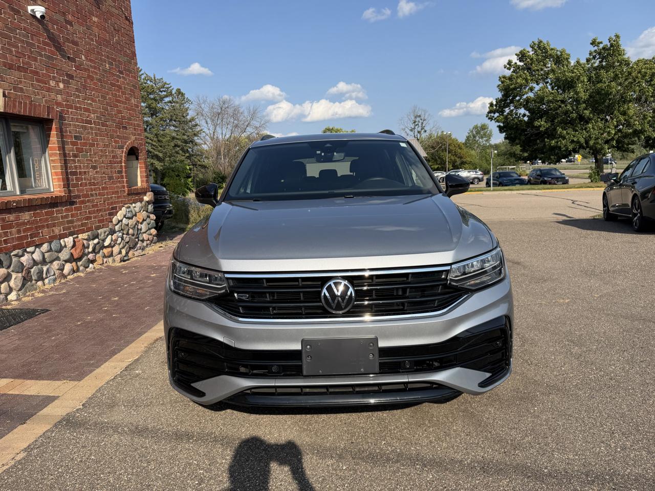 Volkswagen Tiguan 2.0T SE R-Line Black FWD 2023