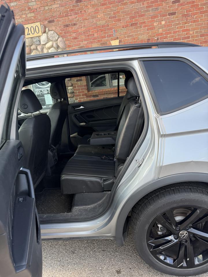 Volkswagen Tiguan 2.0T SE R-Line Black FWD 2023
