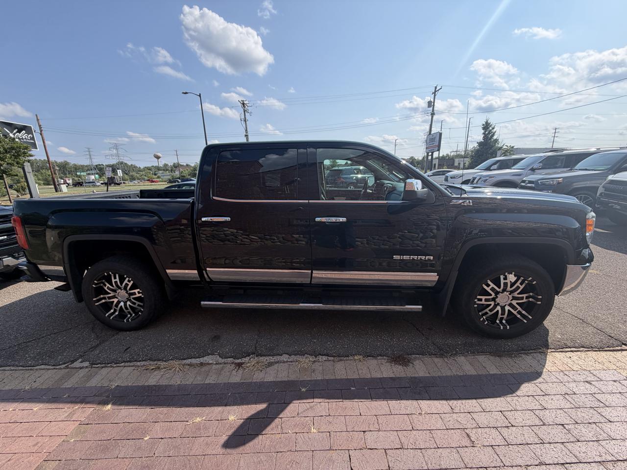GMC Sierra 1500 4WD Crew Cab 143.5" SLT 2014