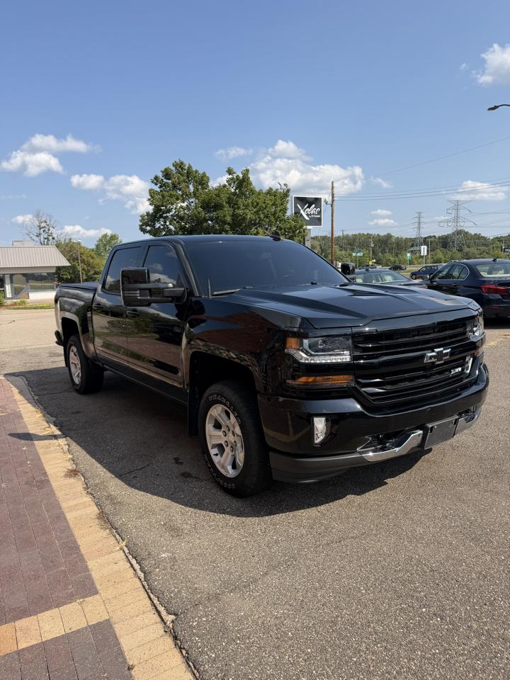 Chevrolet Silverado 1500 4WD Crew Cab 143.5" LT w/2LT 2018