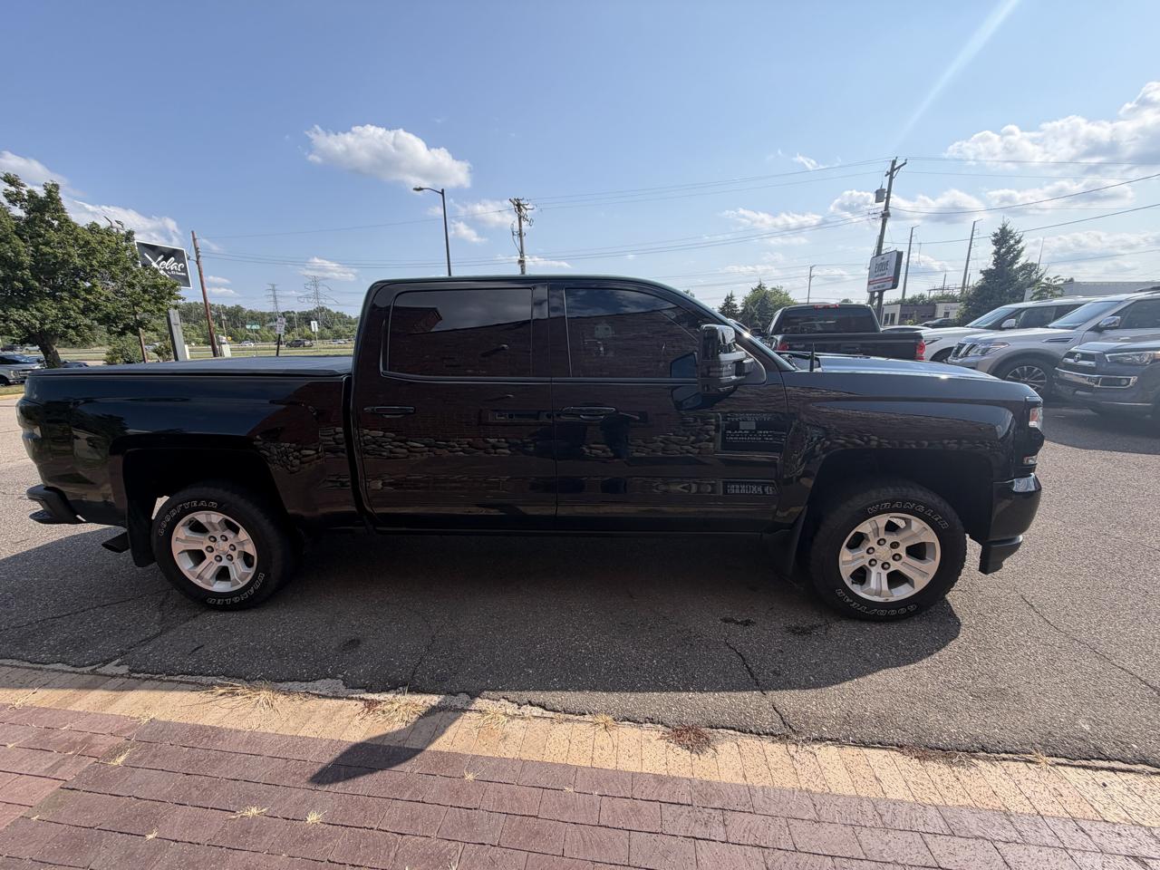 Chevrolet Silverado 1500 4WD Crew Cab 143.5" LT w/2LT 2018