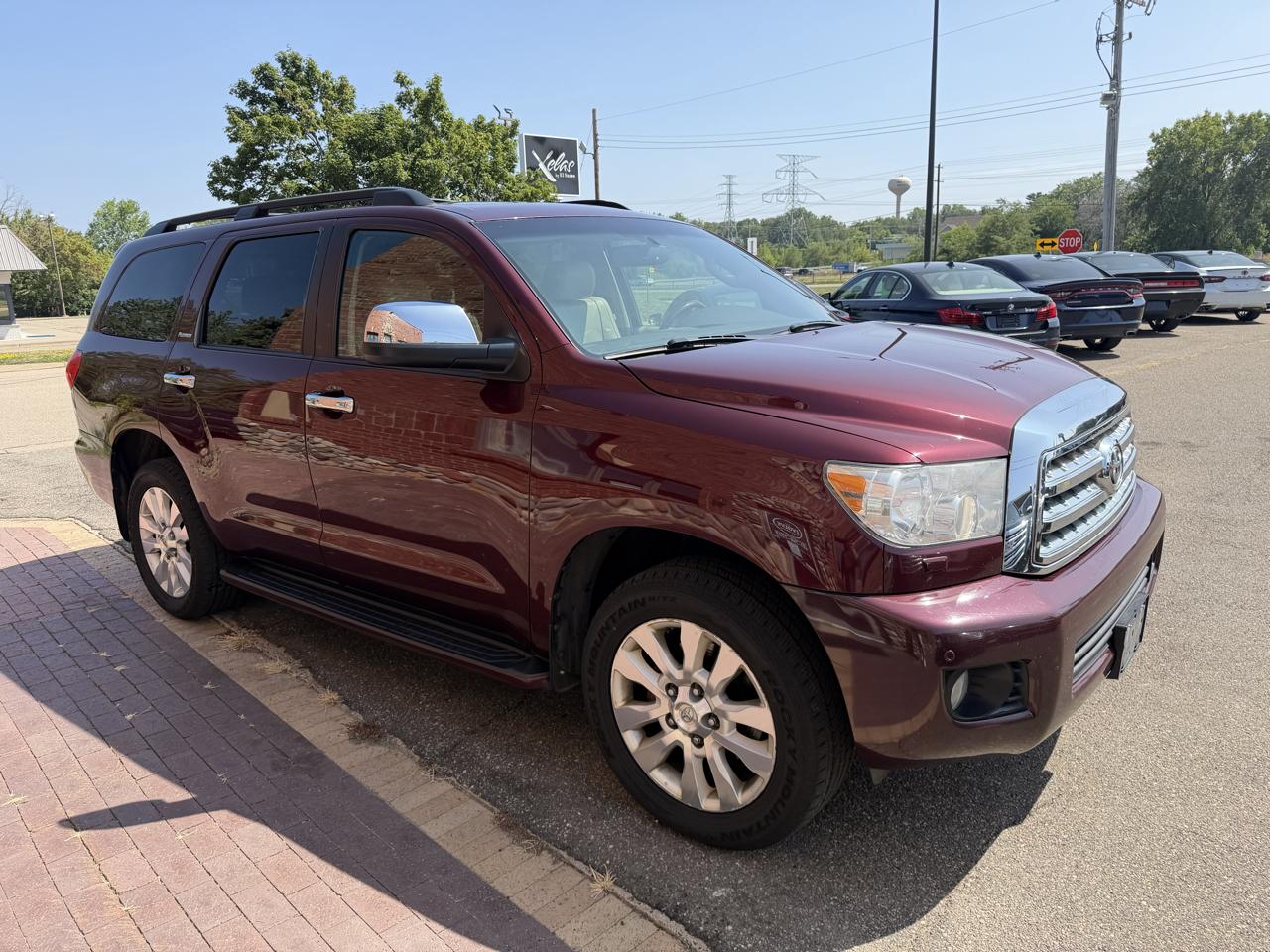 Toyota Sequoia 4WD LV8 6-Spd AT Platinum (Natl) 2010