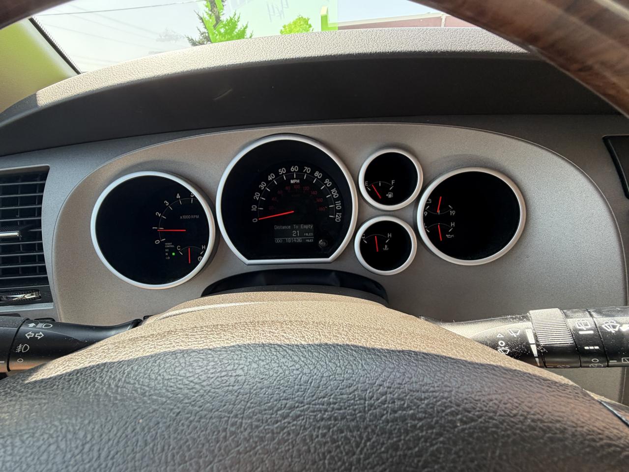Toyota Sequoia 4WD LV8 6-Spd AT Platinum (Natl) 2010