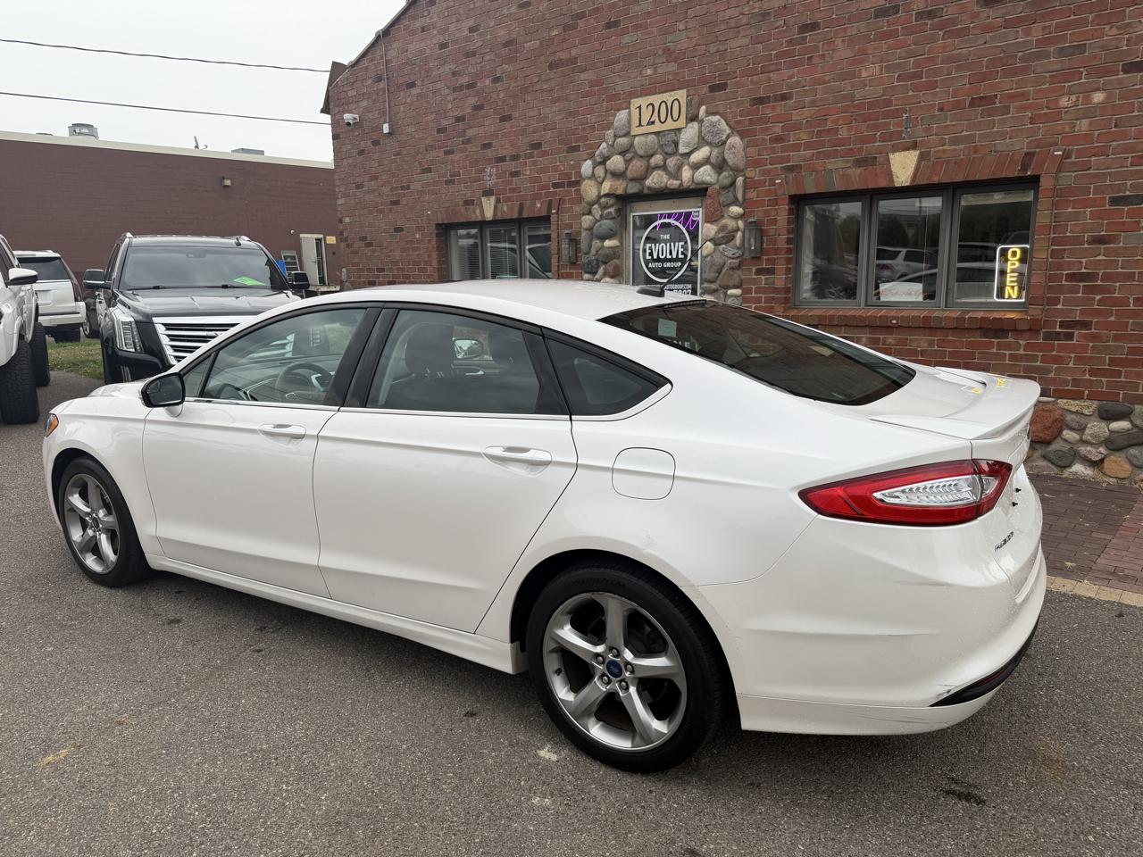 Ford Fusion 4dr Sdn SE FWD 2014
