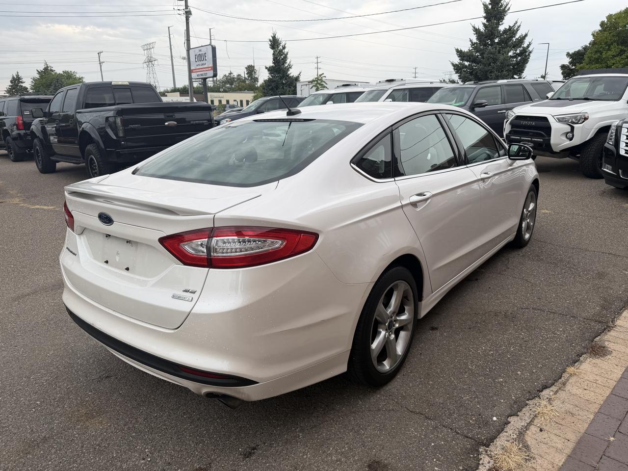 Ford Fusion 4dr Sdn SE FWD 2014