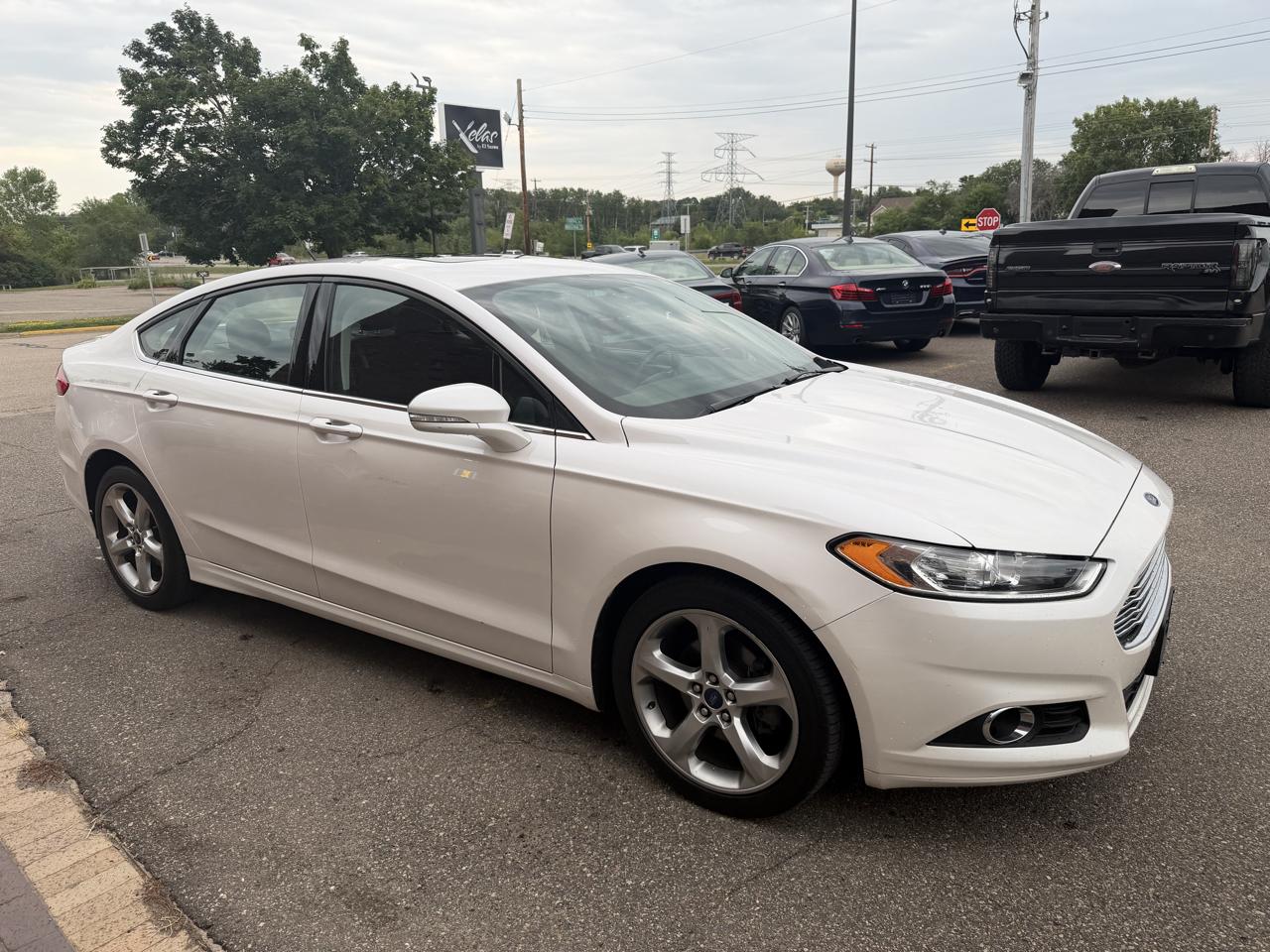 Ford Fusion 4dr Sdn SE FWD 2014