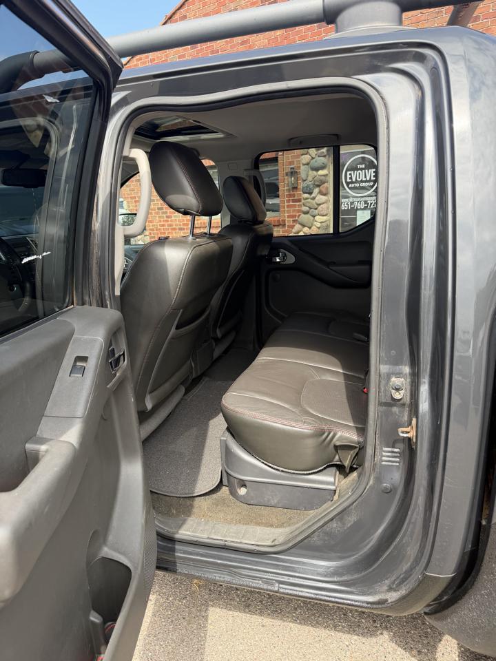 Nissan Frontier 4WD Crew Cab SWB Auto PRO-4X 2012