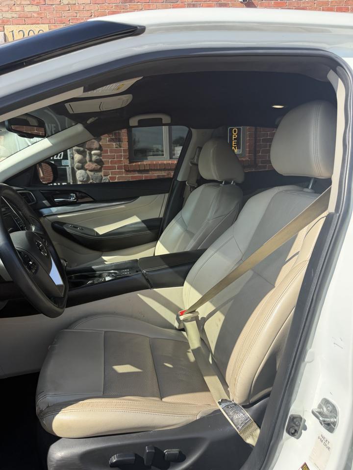 Nissan Maxima SV 3.5L 2021