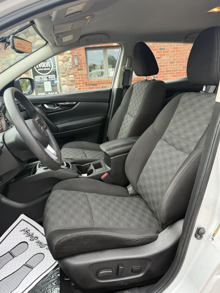 Nissan Rogue Sport AWD SV 2017