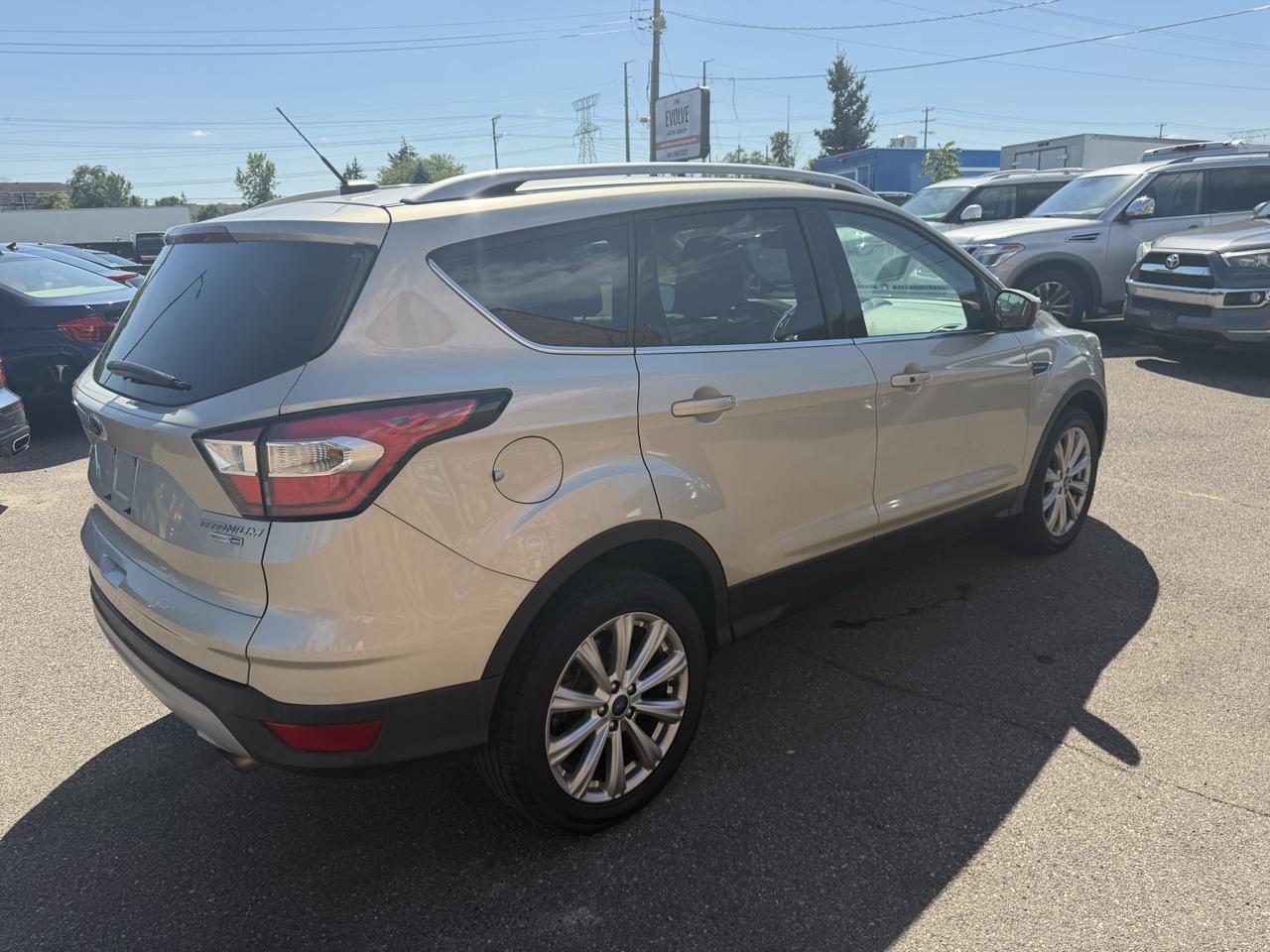 Ford Escape Titanium 4WD 2017
