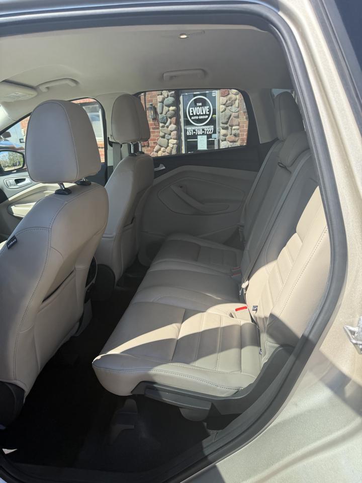 Ford Escape Titanium 4WD 2017