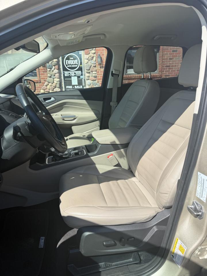 Ford Escape Titanium 4WD 2017