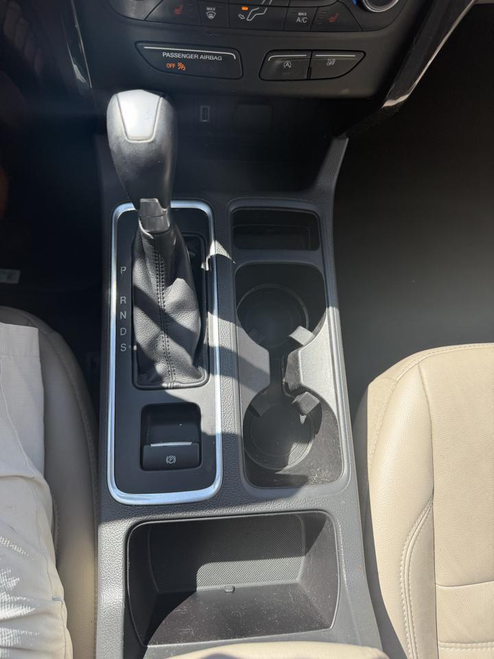Ford Escape Titanium 4WD 2017
