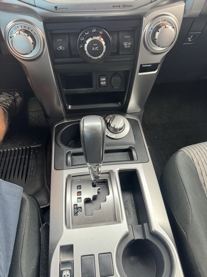 Toyota 4Runner SR5 4WD (Natl) 2019
