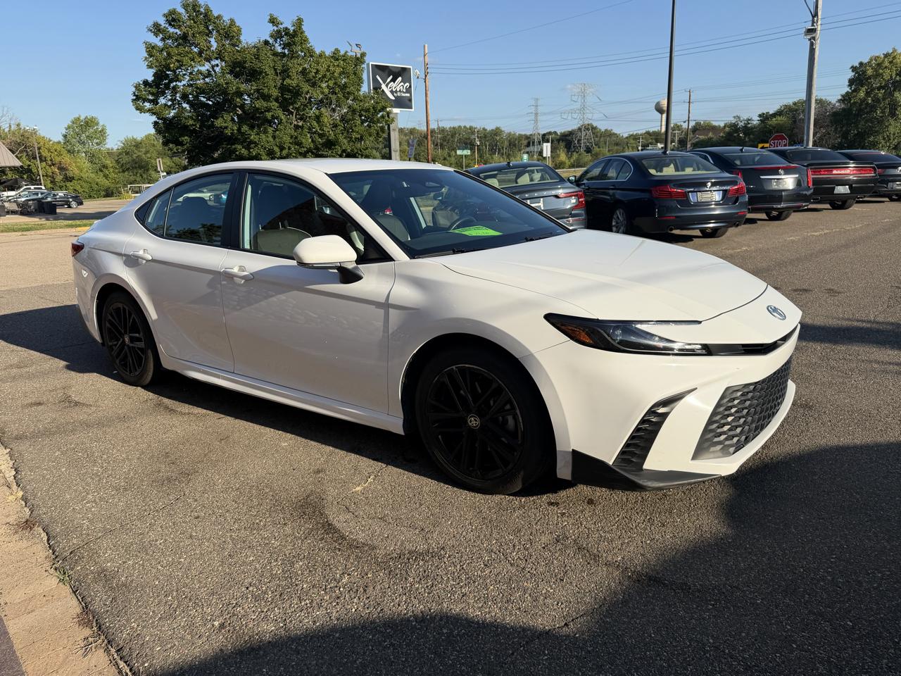 Toyota Camry SE Hyb 4D Sedan FWD 2025