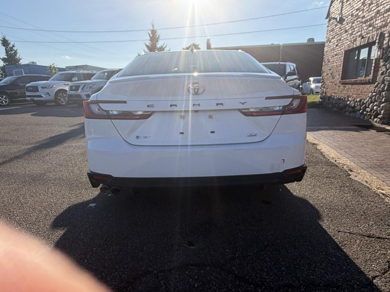 Toyota Camry SE Hyb 4D Sedan FWD 2025