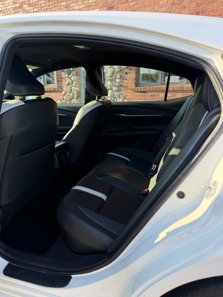Toyota Camry SE Hyb 4D Sedan FWD 2025