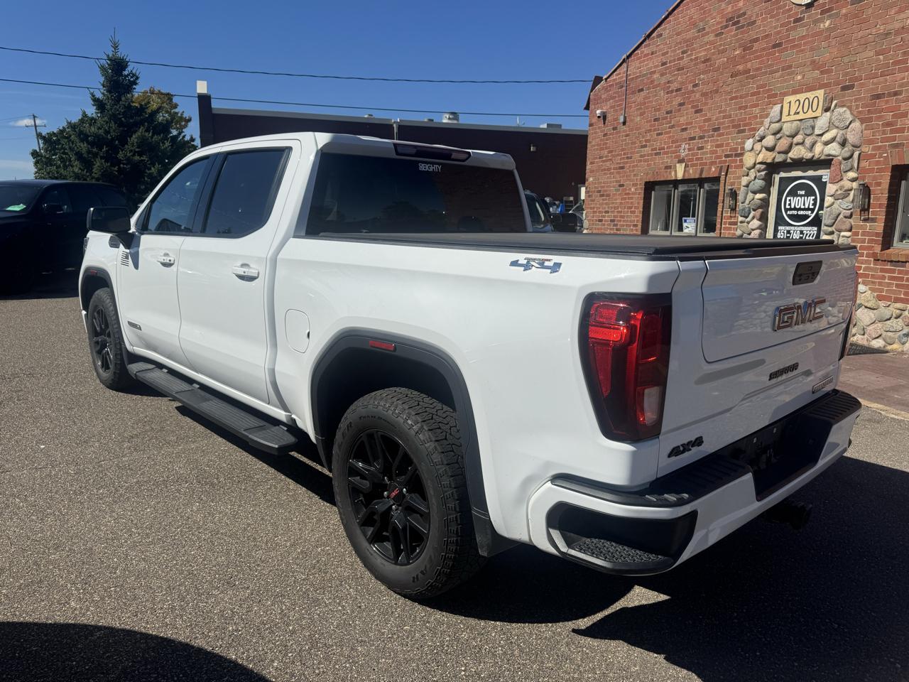 GMC Sierra 1500 4WD Crew Cab 147" Elevation 2021