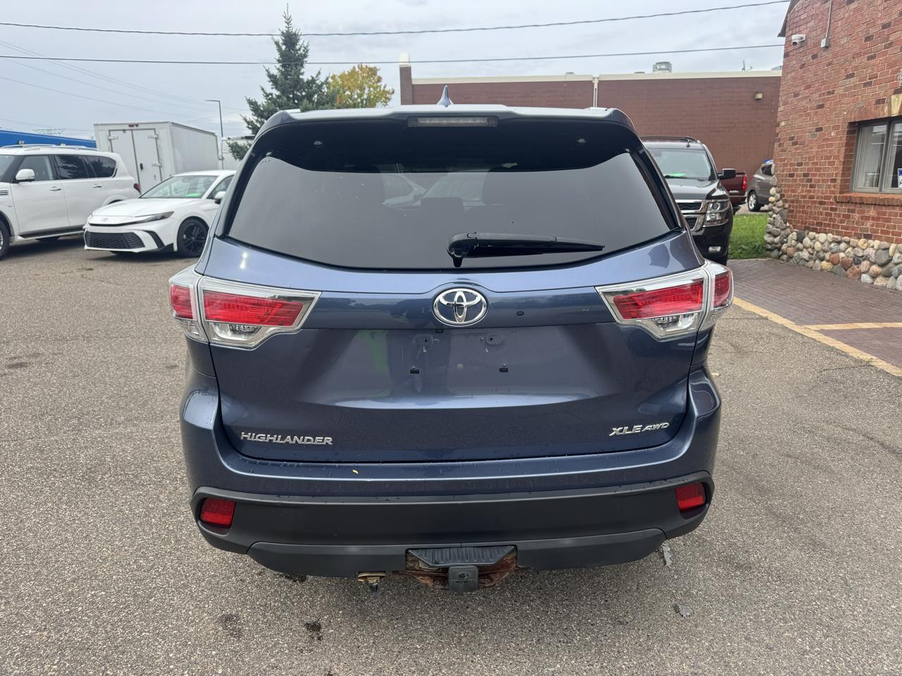 Toyota Highlander AWD 4dr V6 XLE (Natl) 2015