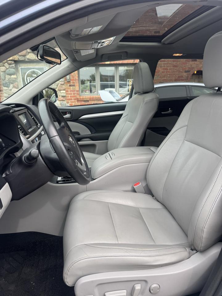 Toyota Highlander AWD 4dr V6 XLE (Natl) 2015