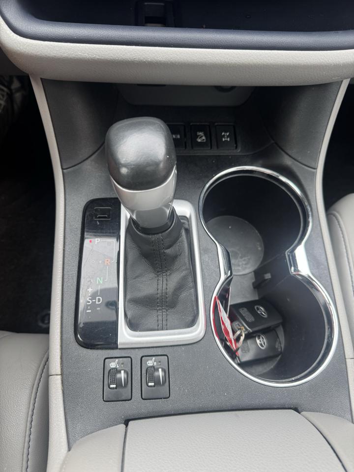 Toyota Highlander AWD 4dr V6 XLE (Natl) 2015
