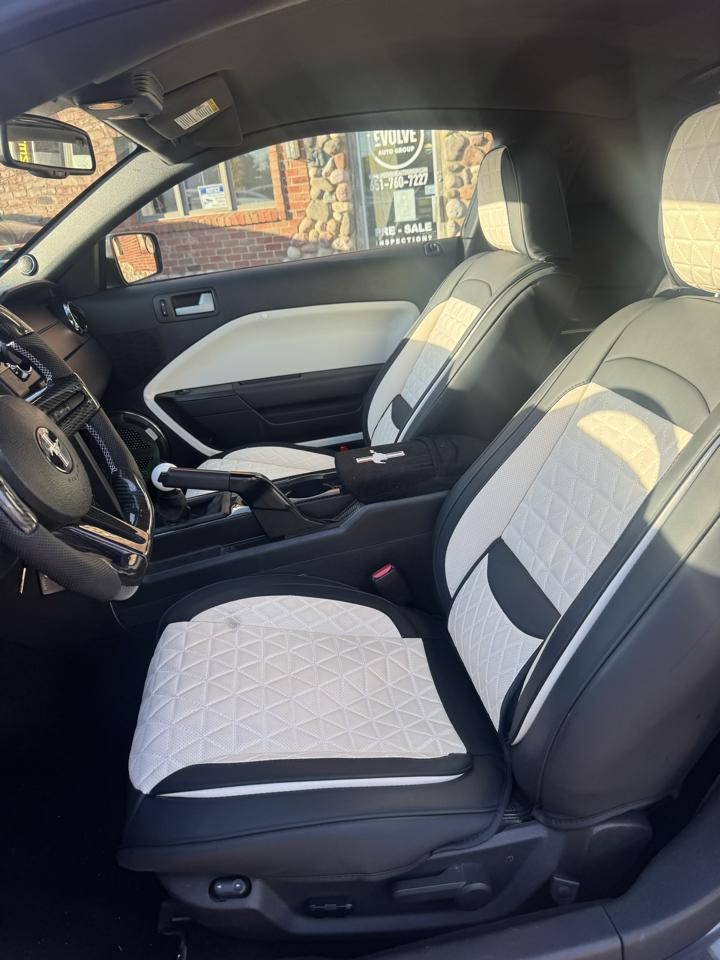 Ford Mustang 2dr Cpe GT Deluxe 2007