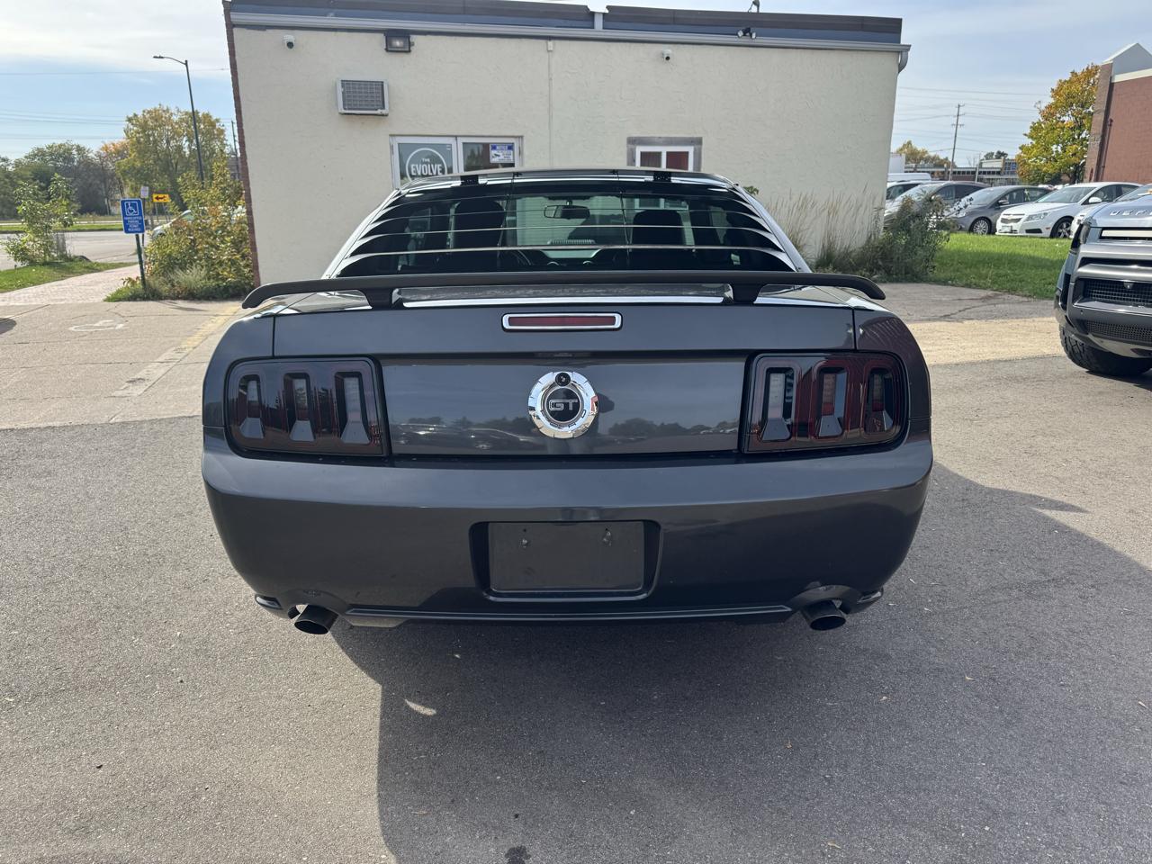 Ford Mustang 2dr Cpe GT Deluxe 2007