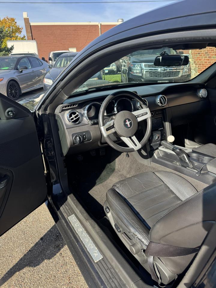 Ford Mustang 2dr Cpe GT Deluxe 2007