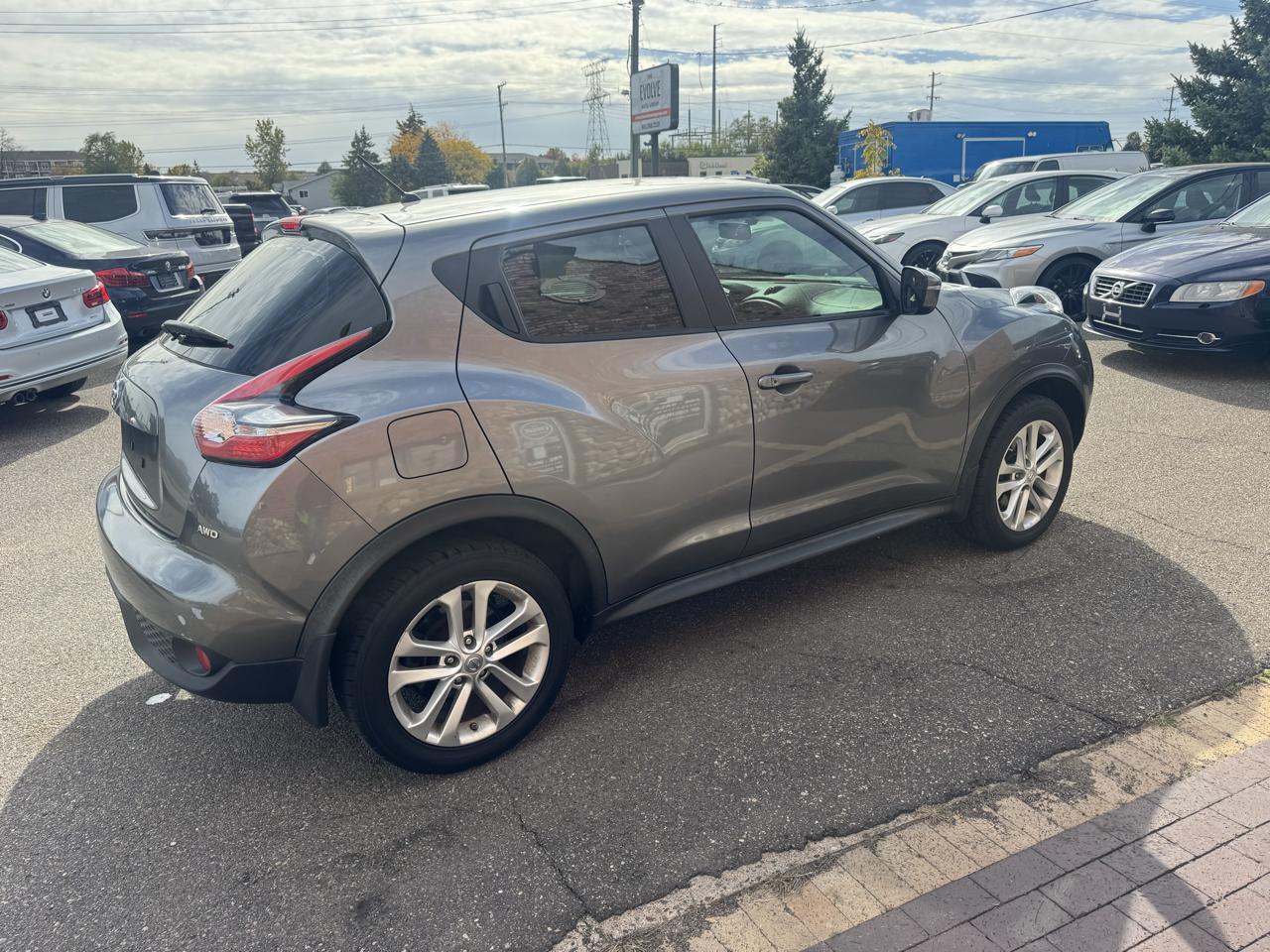 Nissan Juke 5dr Wgn CVT S AWD 2015