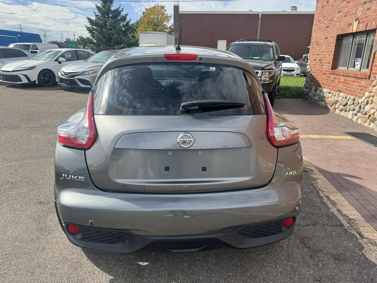 Nissan Juke 5dr Wgn CVT S AWD 2015