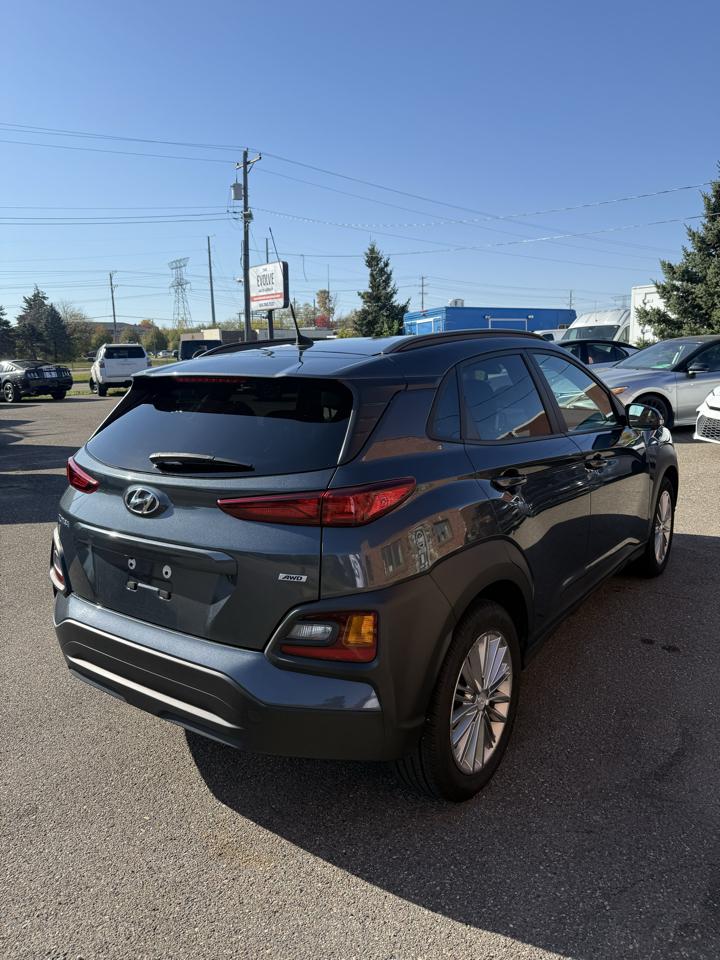 Hyundai Kona SEL Auto AWD 2021